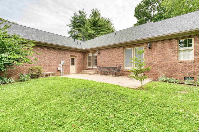 8866 Bayberry Drive, Newburgh, IN 47630