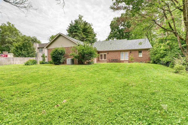 8866 Bayberry Drive, Newburgh, IN 47630