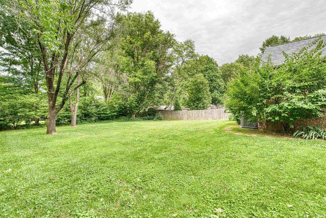 8866 Bayberry Drive, Newburgh, IN 47630