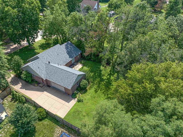 8866 Bayberry Drive, Newburgh, IN 47630