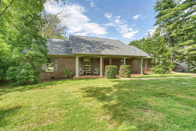 8866 Bayberry Drive, Newburgh, IN 47630