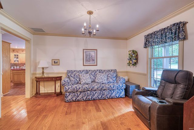 8866 Bayberry Drive, Newburgh, IN 47630