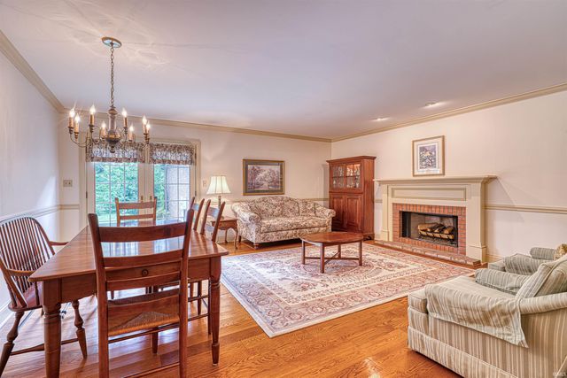 8866 Bayberry Drive, Newburgh, IN 47630