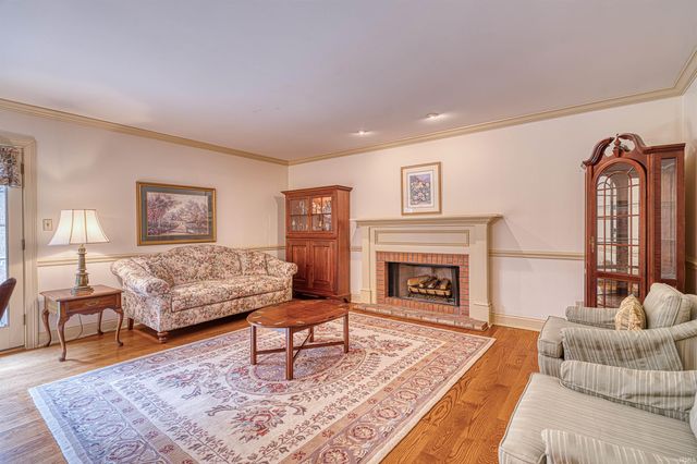 8866 Bayberry Drive, Newburgh, IN 47630