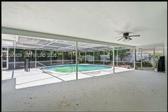 8 NE 9th Avenue A, Deerfield Beach, FL 33441