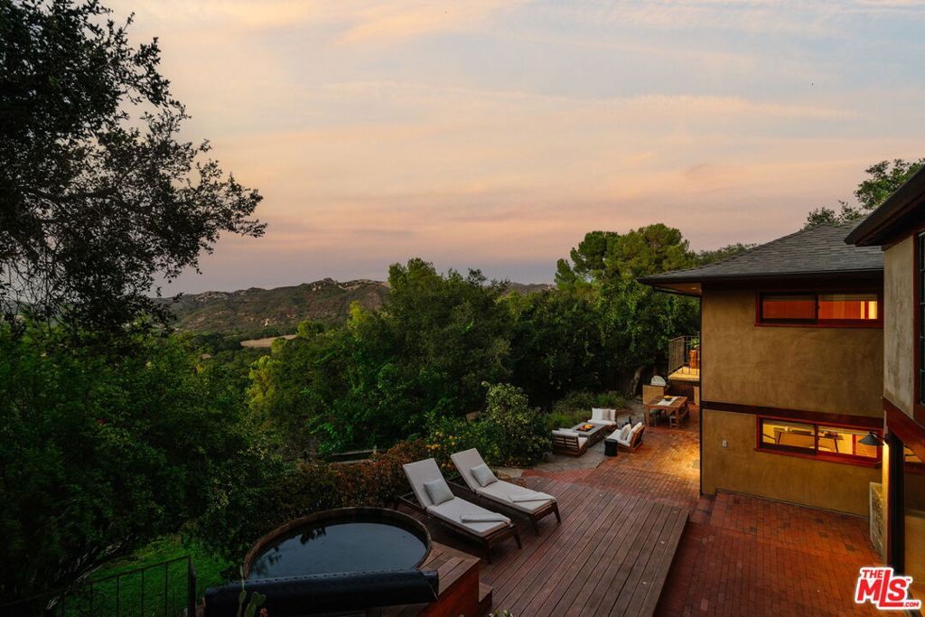 21071 Waveview Drive, Topanga, CA 90290 — photo 2
