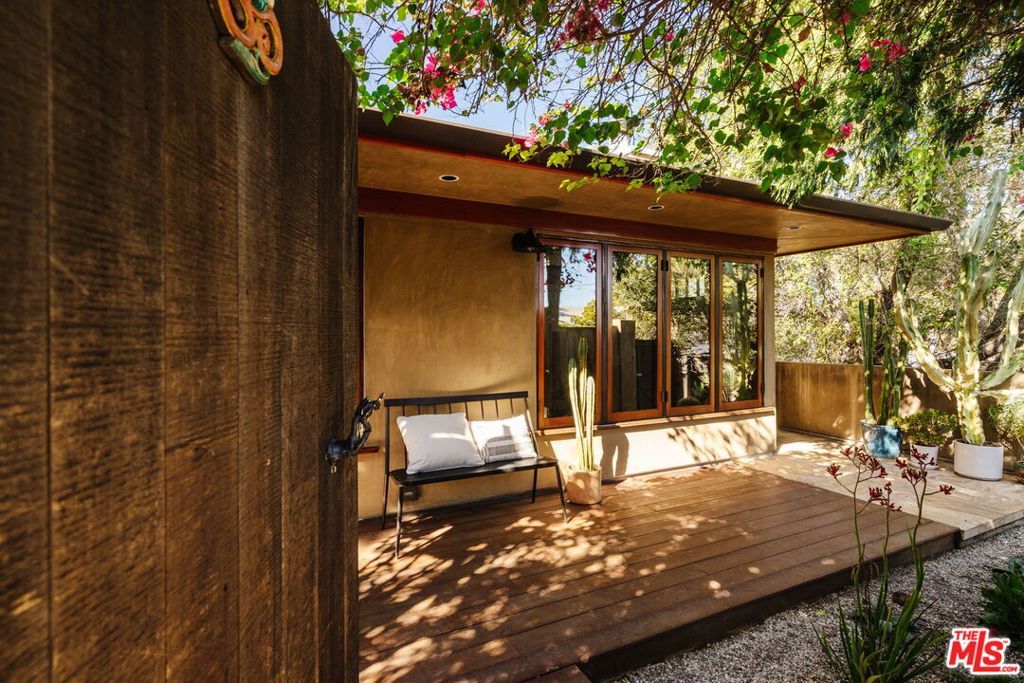 21071 Waveview Drive, Topanga, CA 90290 — photo 4