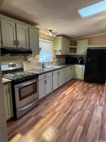 10280 Obrien, Atascosa, TX 78002