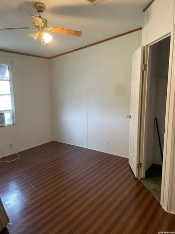 10280 Obrien, Atascosa, TX 78002
