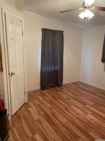 10280 Obrien, Atascosa, TX 78002
