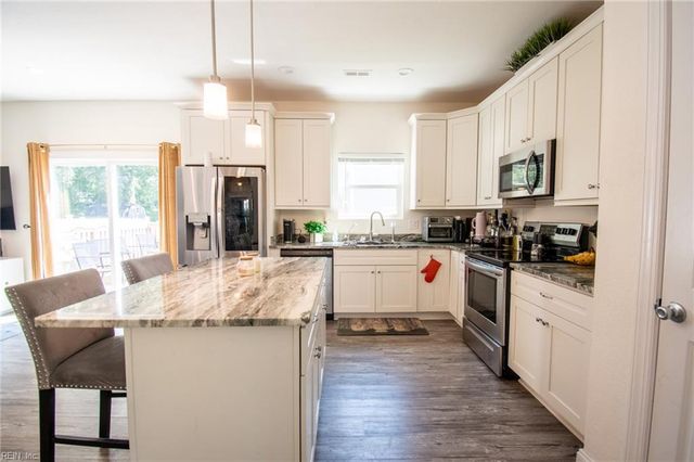 25 Mohawk DR, Portsmouth, VA 23701