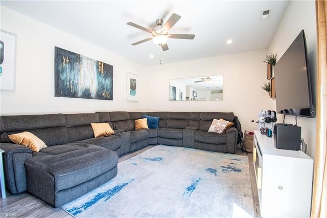 25 Mohawk DR, Portsmouth, VA 23701