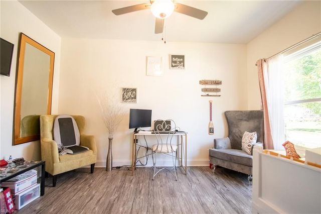 25 Mohawk DR, Portsmouth, VA 23701