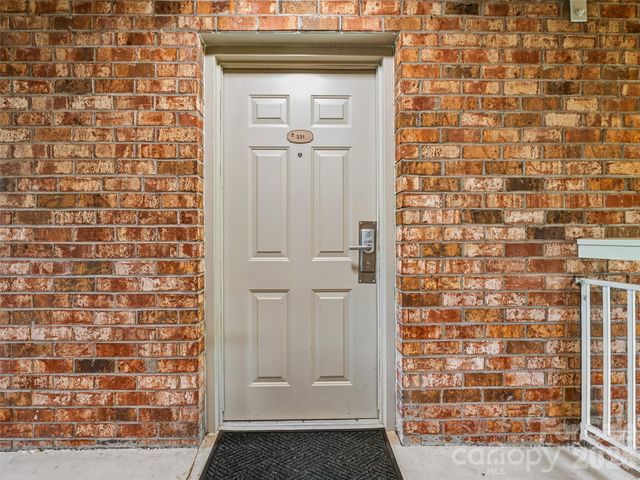 331 Bowling Park Road, Asheville, NC 28803