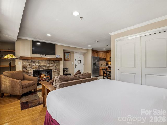 331 Bowling Park Road, Asheville, NC 28803