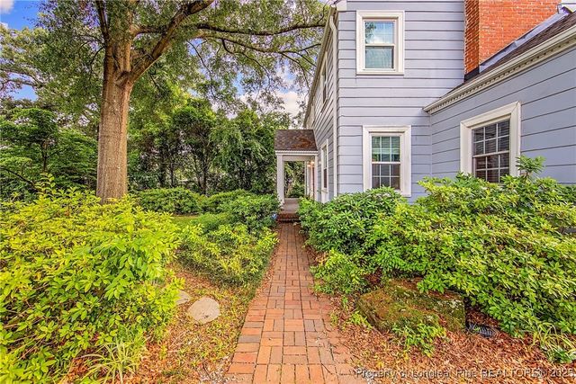 220 NE Bradford Avenue, Fayetteville, NC 28301