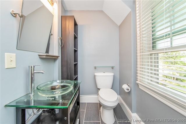 220 NE Bradford Avenue, Fayetteville, NC 28301