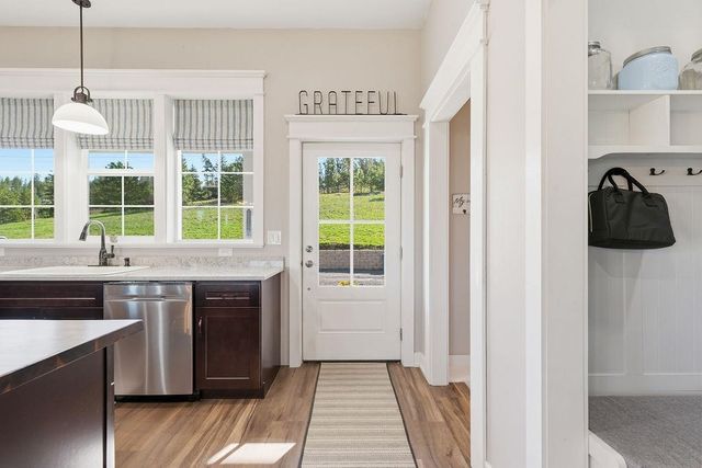 17517 N Abigail Ln, Spokane, WA 99208