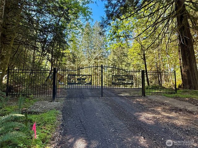 105 E Lakewood Drive, Belfair, WA 98528