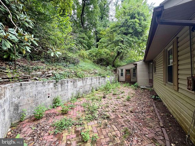 12 GUNPOWDER RD, Glen Arm, MD 21057