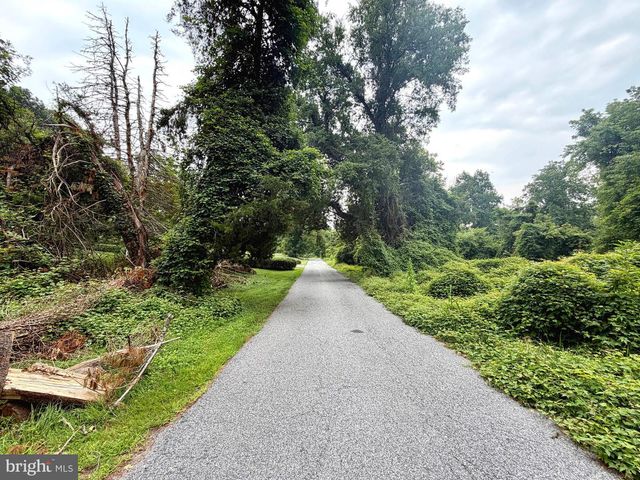 12 GUNPOWDER RD, Glen Arm, MD 21057