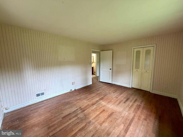 12 GUNPOWDER RD, Glen Arm, MD 21057