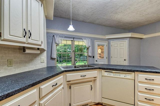 1320 SW 118th Place, Oklahoma City, OK 73170