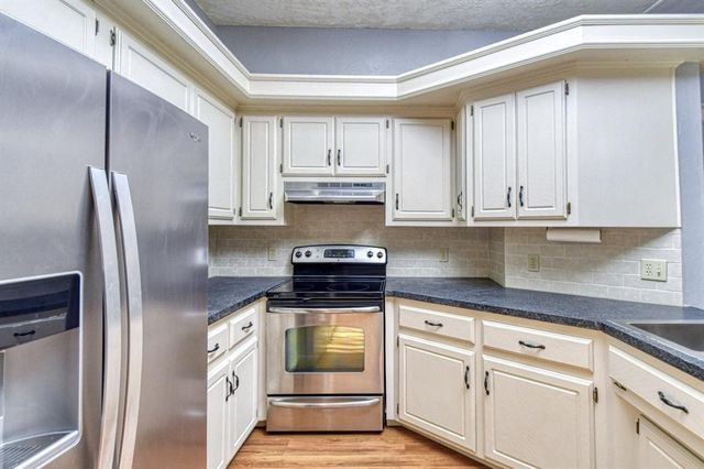 1320 SW 118th Place, Oklahoma City, OK 73170