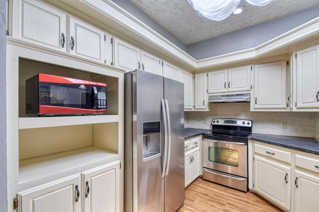 1320 SW 118th Place, Oklahoma City, OK 73170