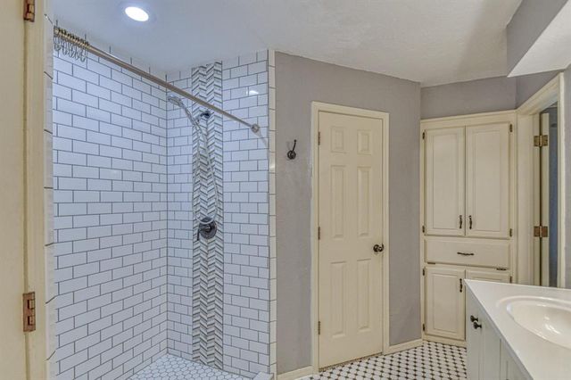 1320 SW 118th Place, Oklahoma City, OK 73170
