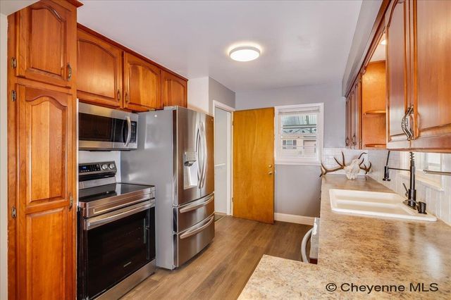 2123 E 18TH ST, Cheyenne, WY 82001