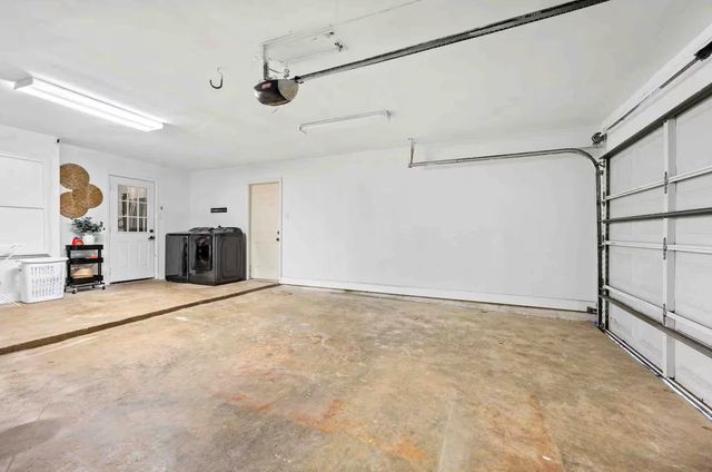 9651 Richmond Avenue, Houston, TX 77063