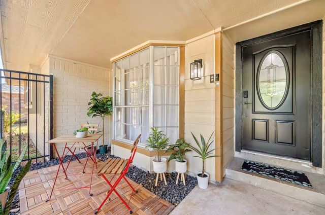 9651 Richmond Avenue, Houston, TX 77063