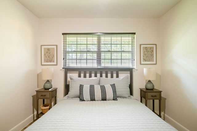 9651 Richmond Avenue, Houston, TX 77063