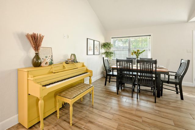 9651 Richmond Avenue, Houston, TX 77063