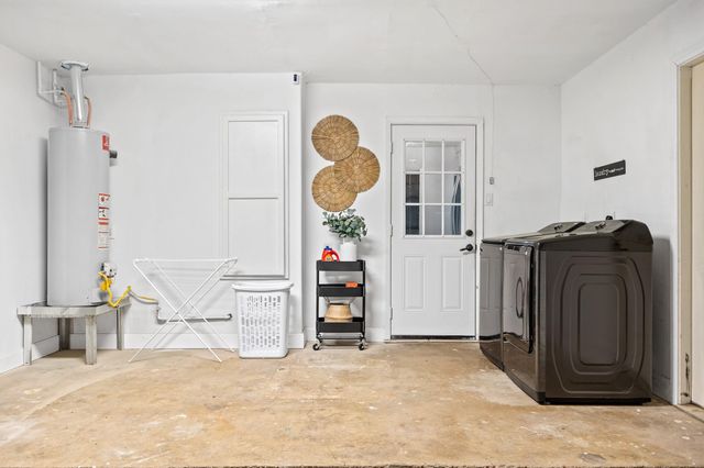 9651 Richmond Avenue, Houston, TX 77063