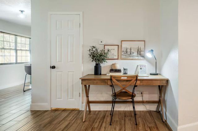 9651 Richmond Avenue, Houston, TX 77063