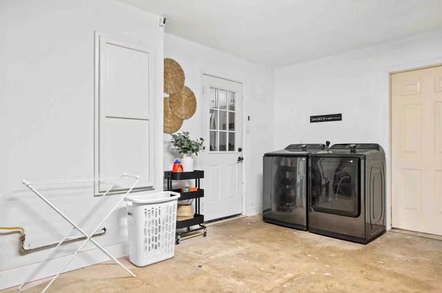 9651 Richmond Avenue, Houston, TX 77063