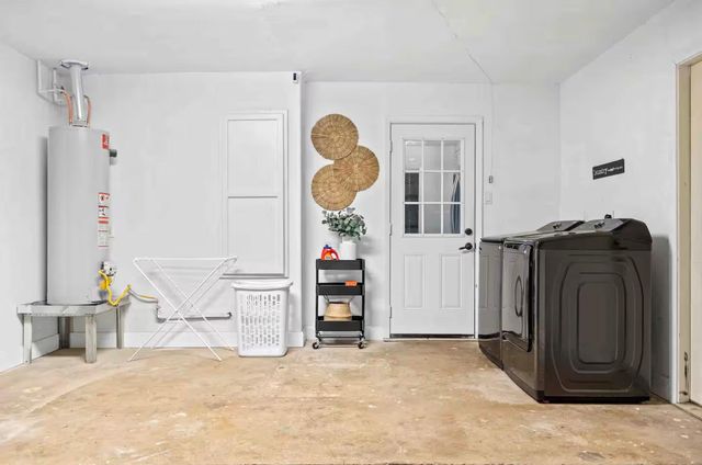 9651 Richmond Avenue, Houston, TX 77063