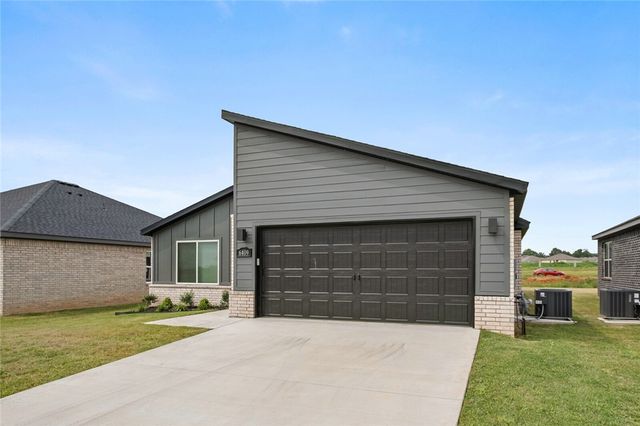 6408 NW Zella Street, Bentonville, AR 72713