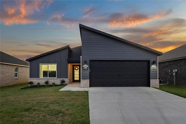 6408 NW Zella Street, Bentonville, AR 72713