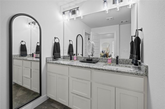 6408 NW Zella Street, Bentonville, AR 72713