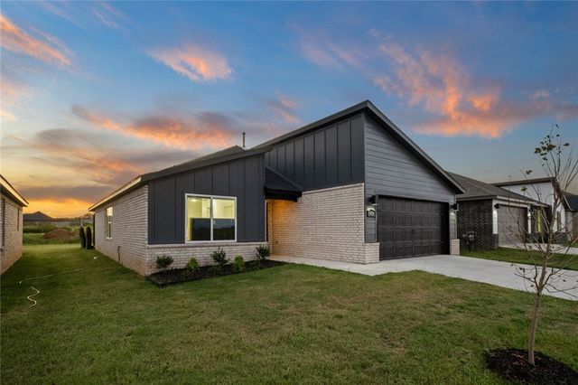 6408 NW Zella Street, Bentonville, AR 72713