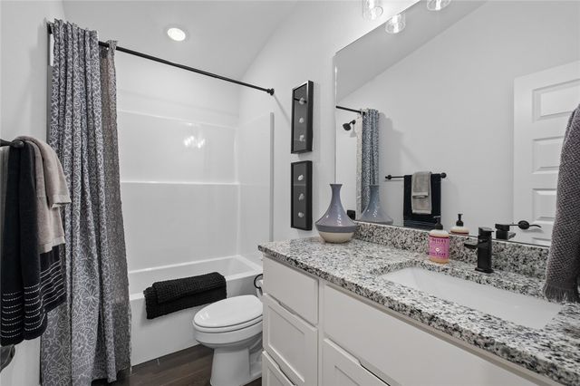 6408 NW Zella Street, Bentonville, AR 72713