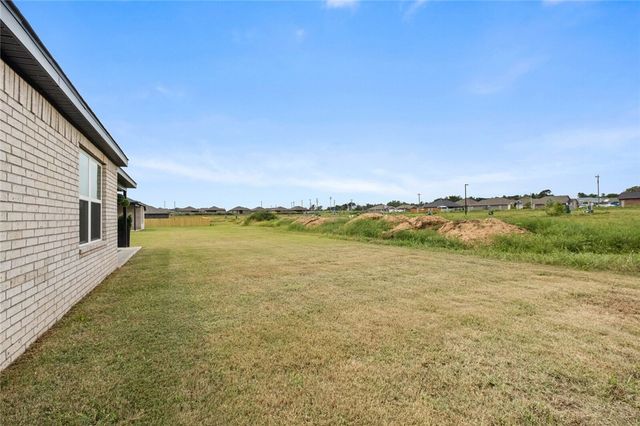 6408 NW Zella Street, Bentonville, AR 72713