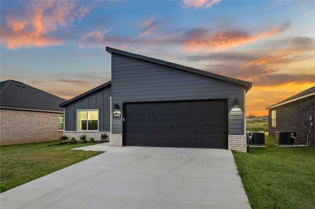 6408 NW Zella Street, Bentonville, AR 72713