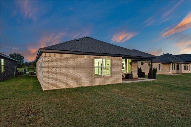 6408 NW Zella Street, Bentonville, AR 72713