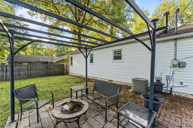 10 Manas Drive, Belleville, IL 62226