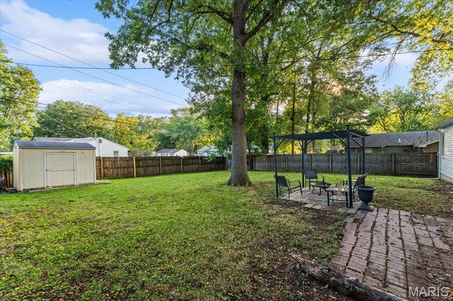 10 Manas Drive, Belleville, IL 62226