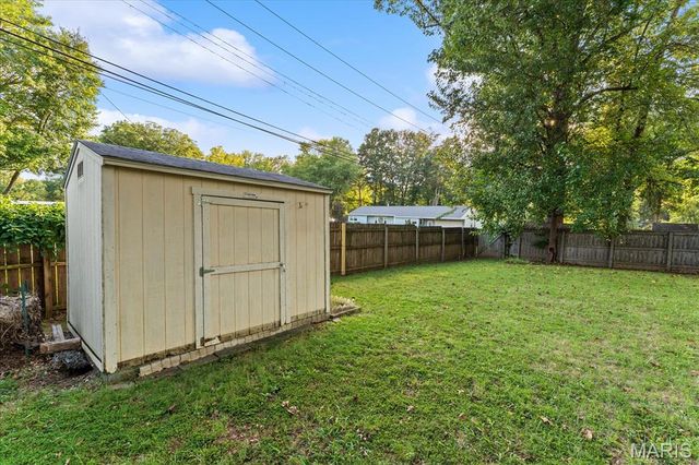 10 Manas Drive, Belleville, IL 62226